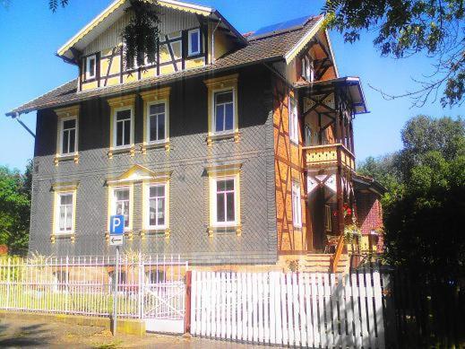 Haus Amelie Apartamento Bad Salzungen Exterior foto